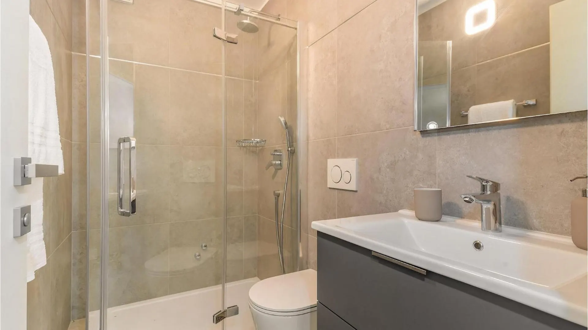 Villa Santa Cruz Pićan 0*,